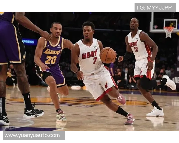 2021年2月18日勇士对阵热火篮网的精彩对决回顾与分析